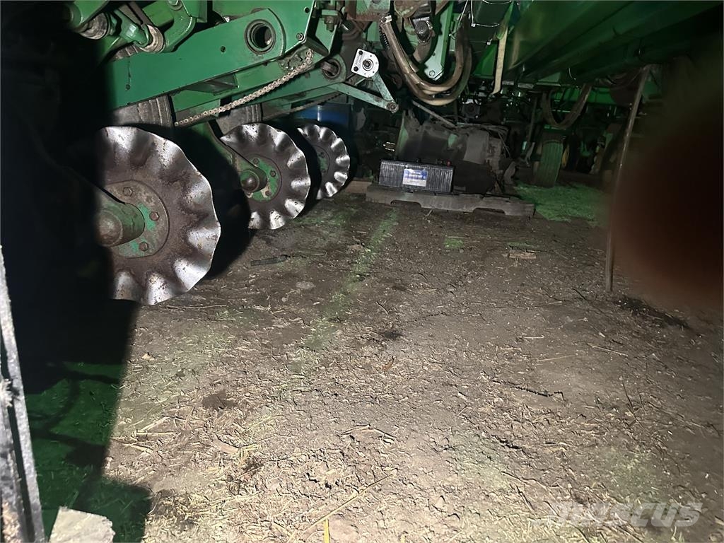 John Deere 7200 田植え機・種まき機