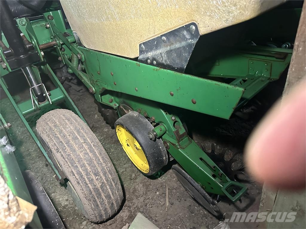 John Deere 7200 田植え機・種まき機