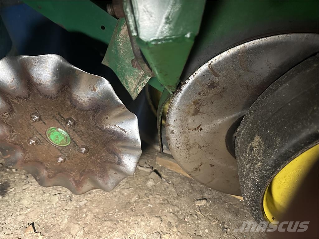 John Deere 7200 田植え機・種まき機
