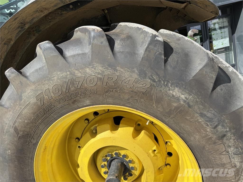 John Deere 7200R Tractors