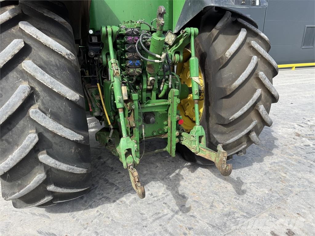 John Deere 7200R Tractors