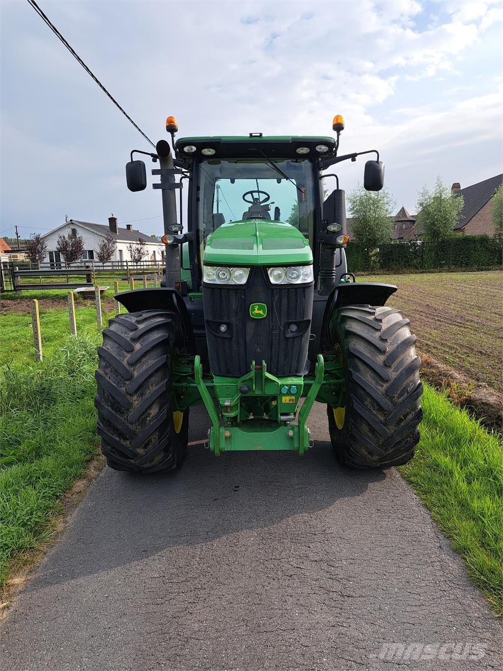 John Deere 7230R Traktorit