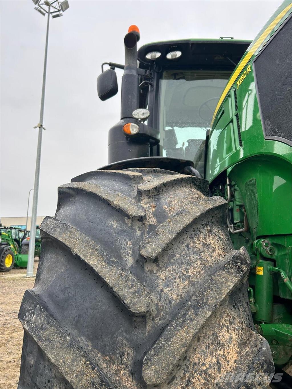 John Deere 7250R Tractors