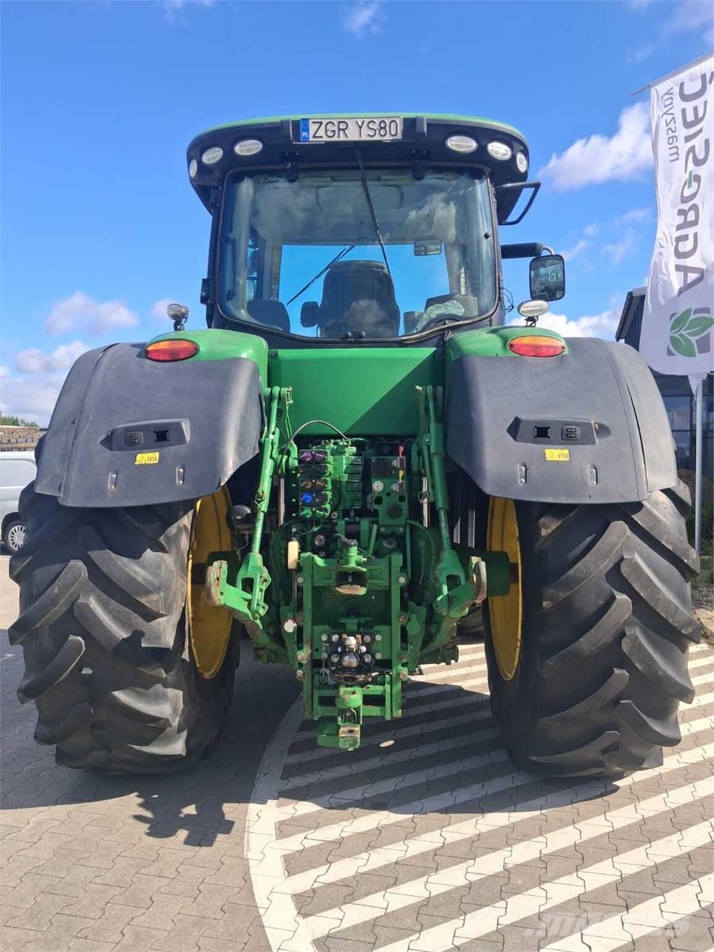 John Deere 7310R Трактори