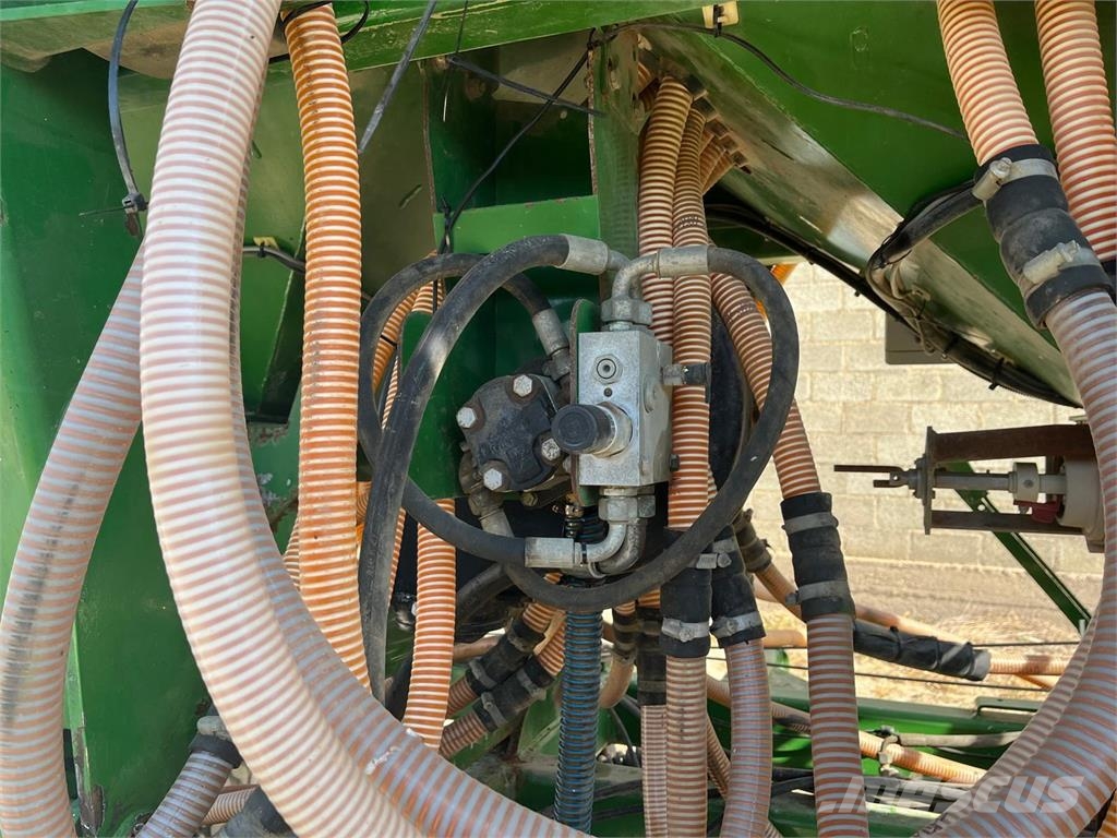 John Deere 750A Sejalnice