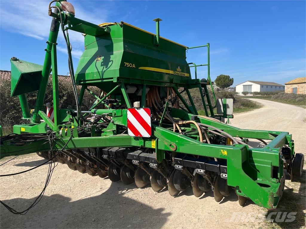 John Deere 750A Sejalnice