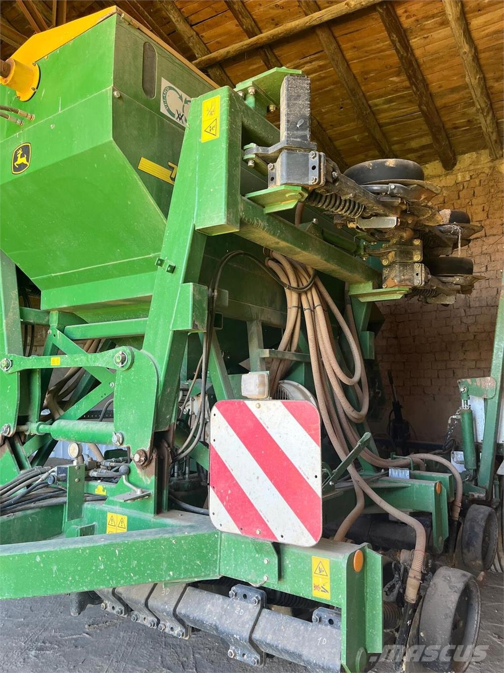 John Deere 750A Sijačice