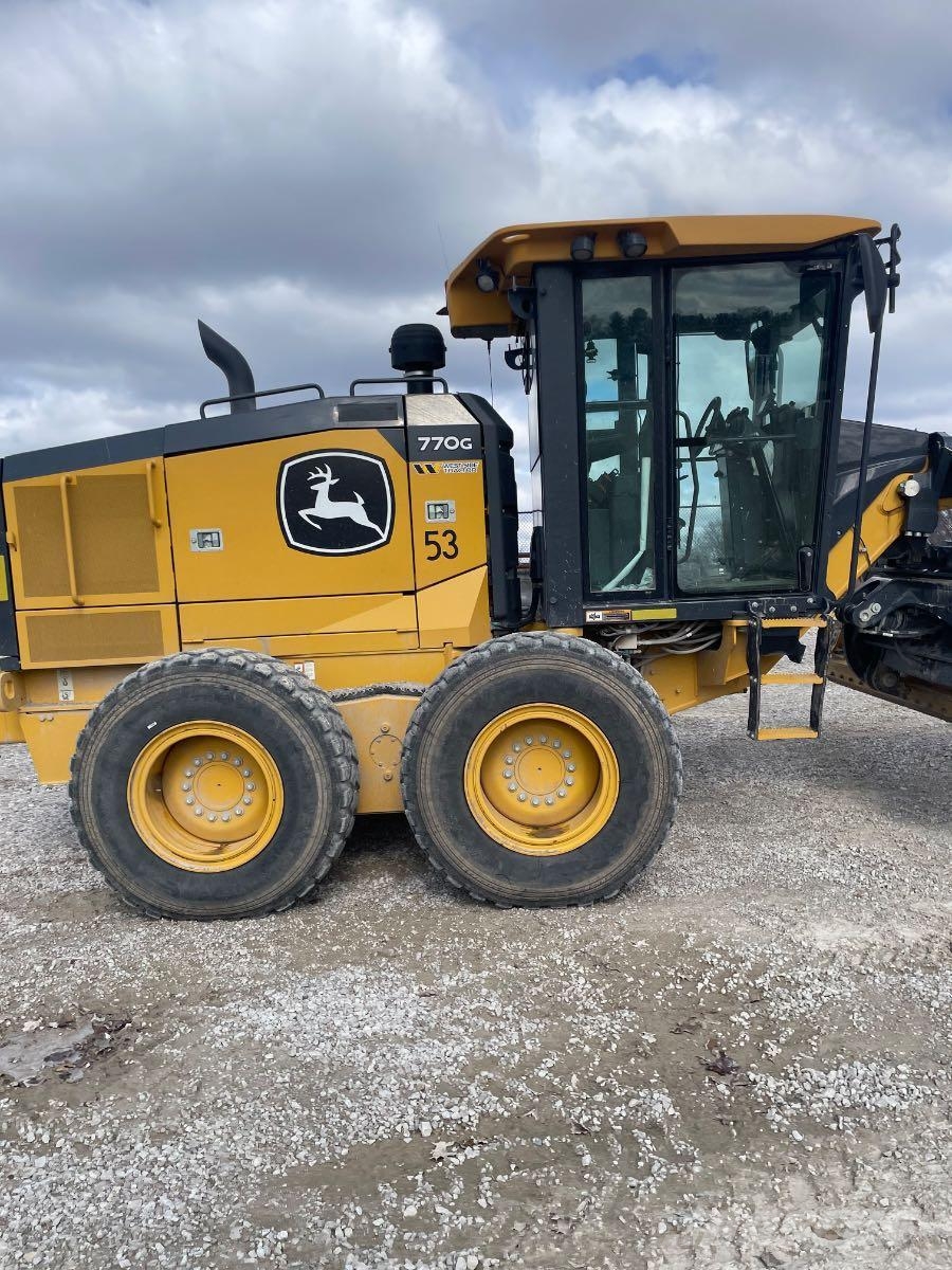 John Deere 770G Väghyvlar