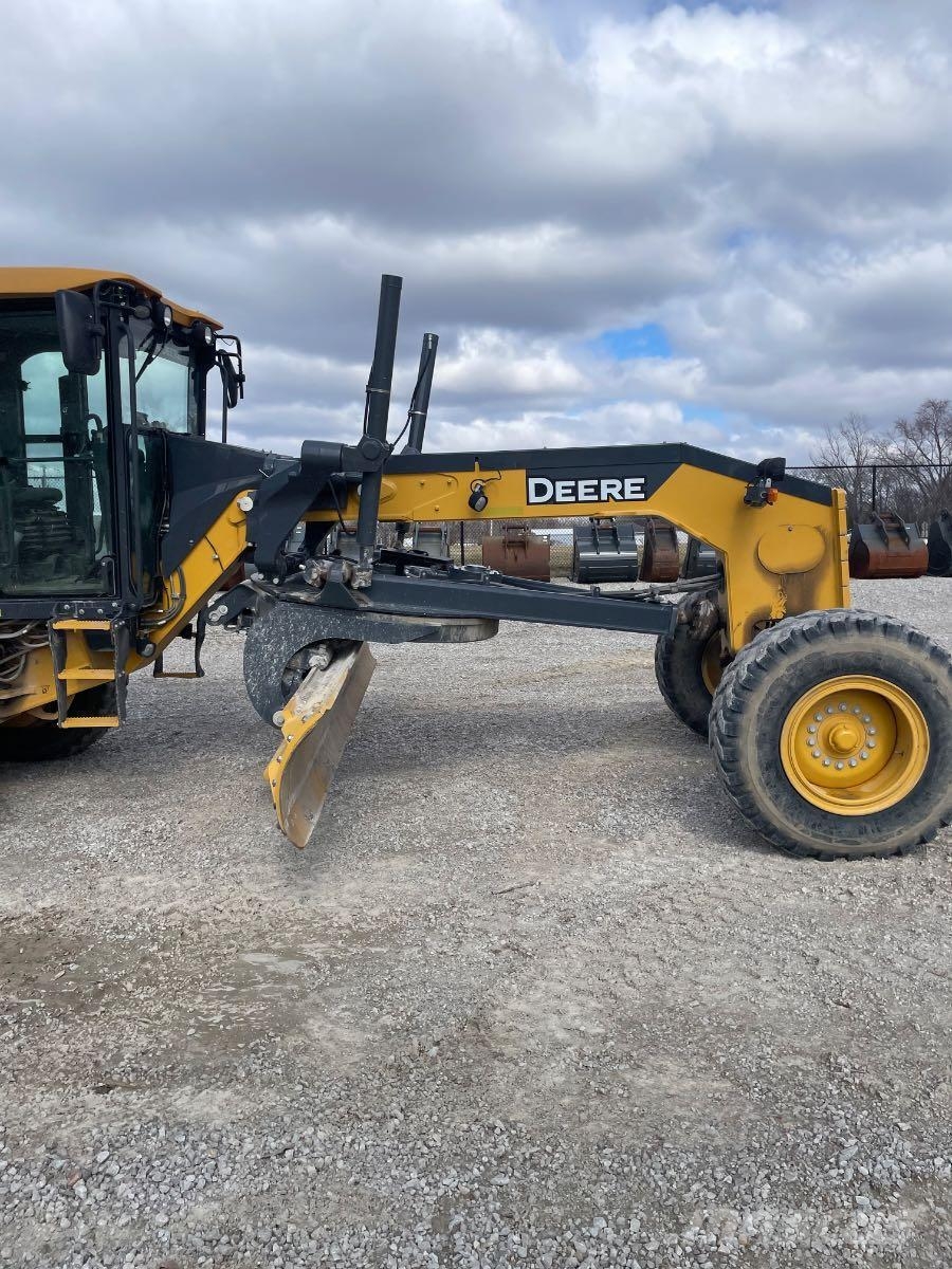 John Deere 770G Väghyvlar