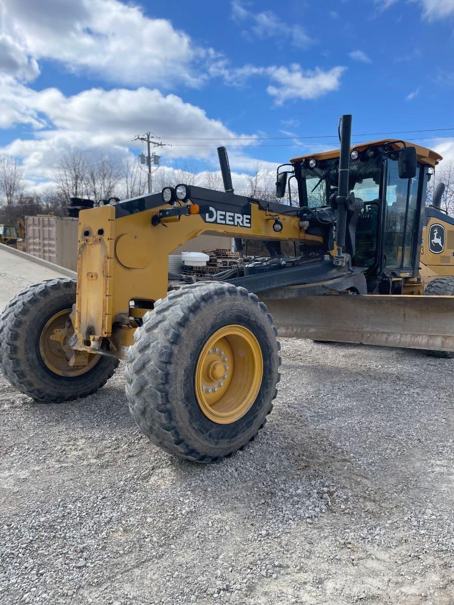 John Deere 770G Väghyvlar