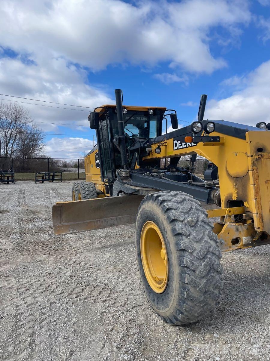 John Deere 770G Väghyvlar