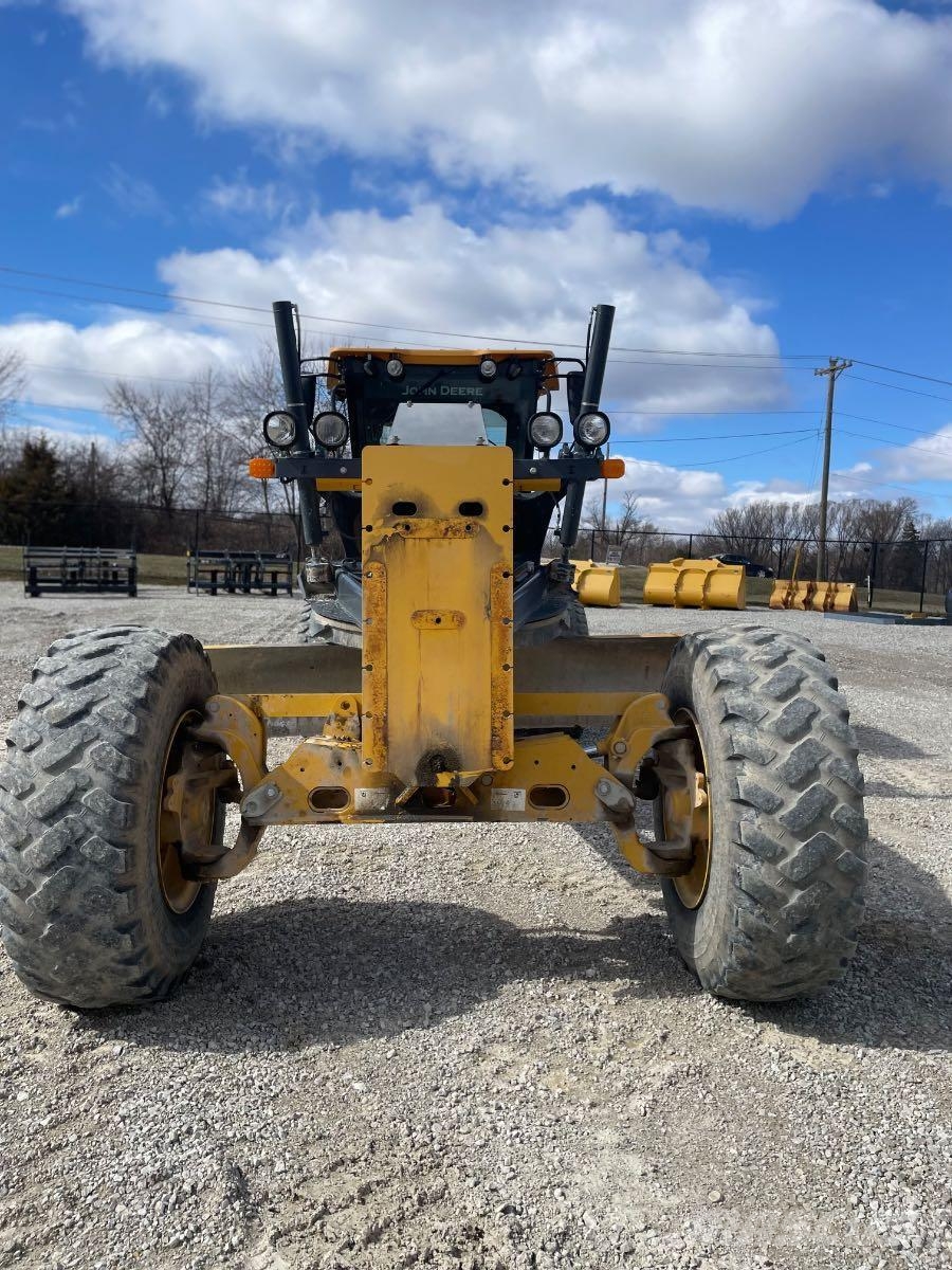John Deere 770G Väghyvlar