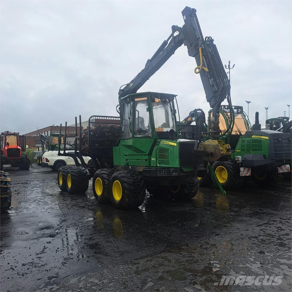 John Deere 810E Forwarders / Autocarregadores