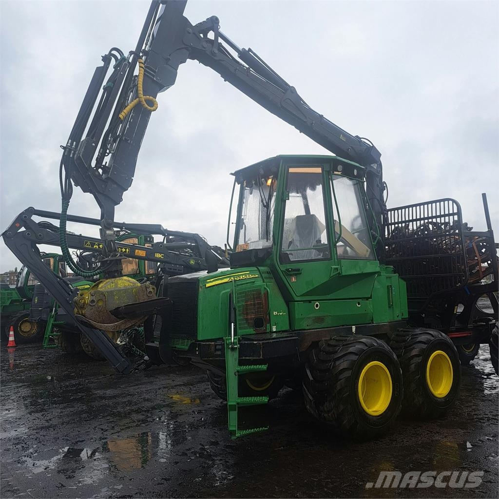 John Deere 810E Forwarders / Autocarregadores