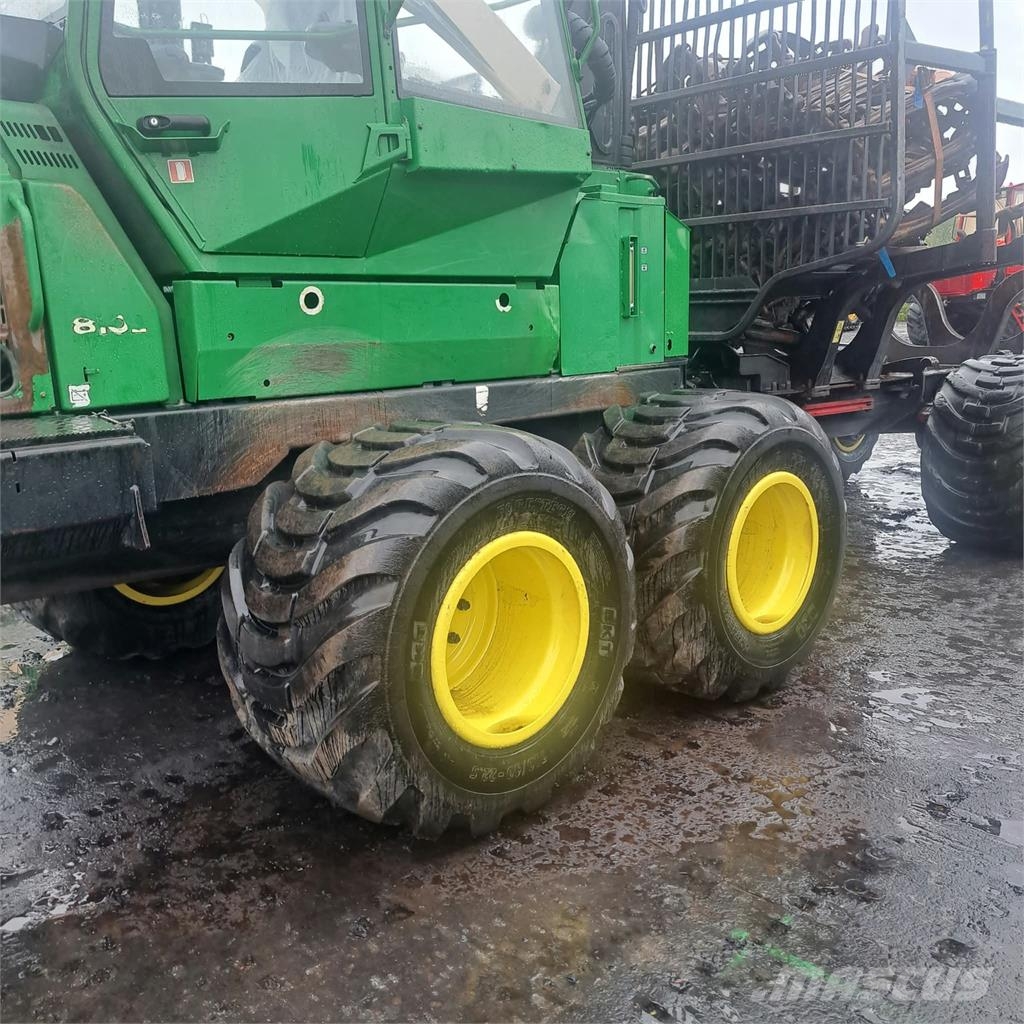 John Deere 810E Forwarders / Autocarregadores