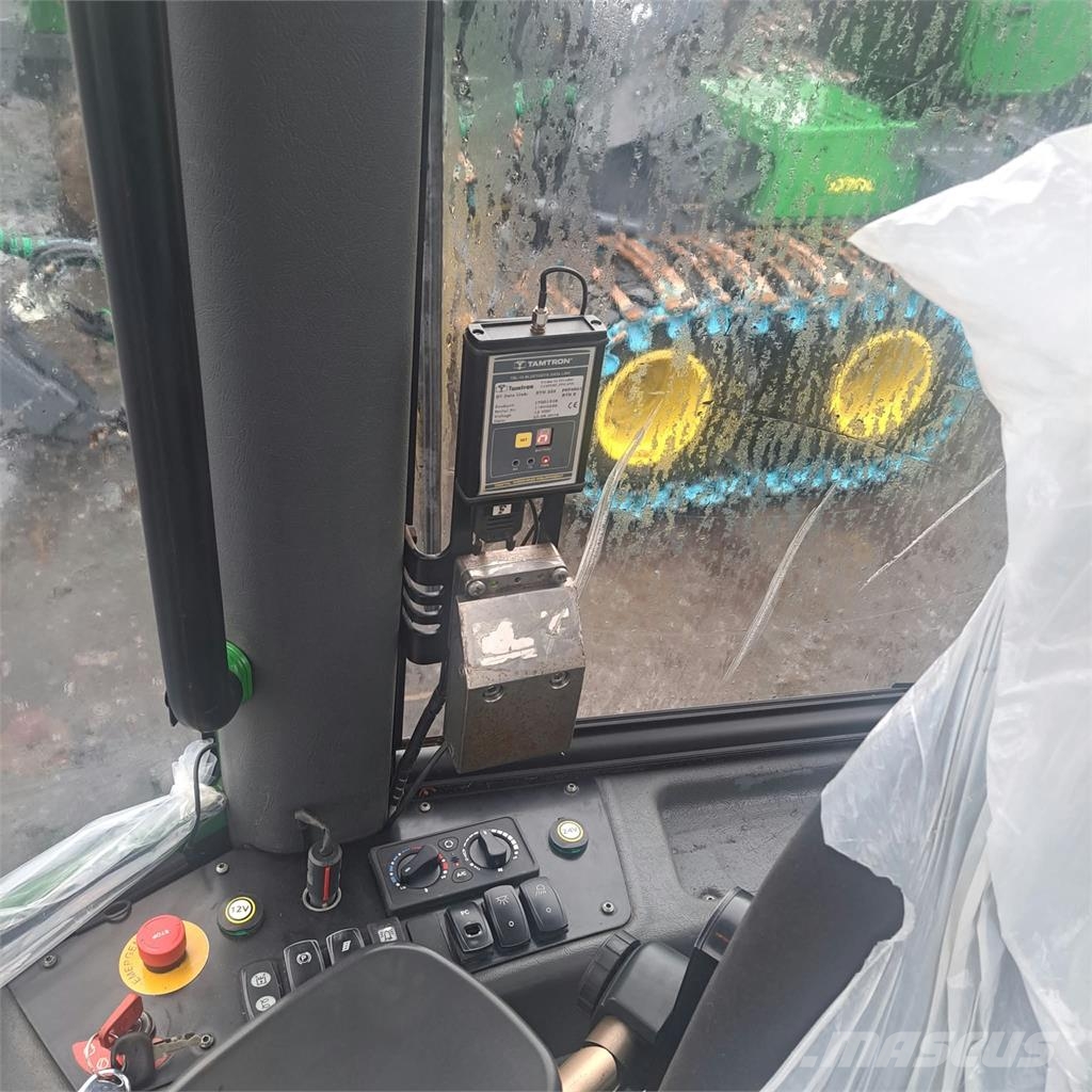 John Deere 810E Forwarders / Autocarregadores