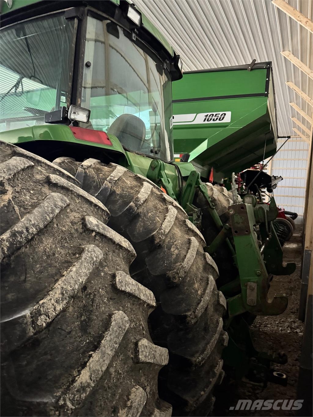 John Deere 8200 트랙터