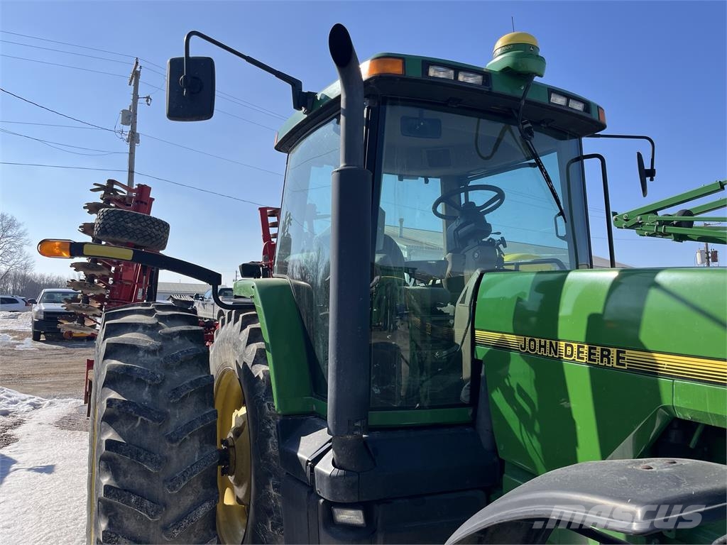 John Deere 8200 트랙터
