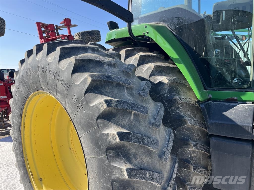 John Deere 8200 트랙터