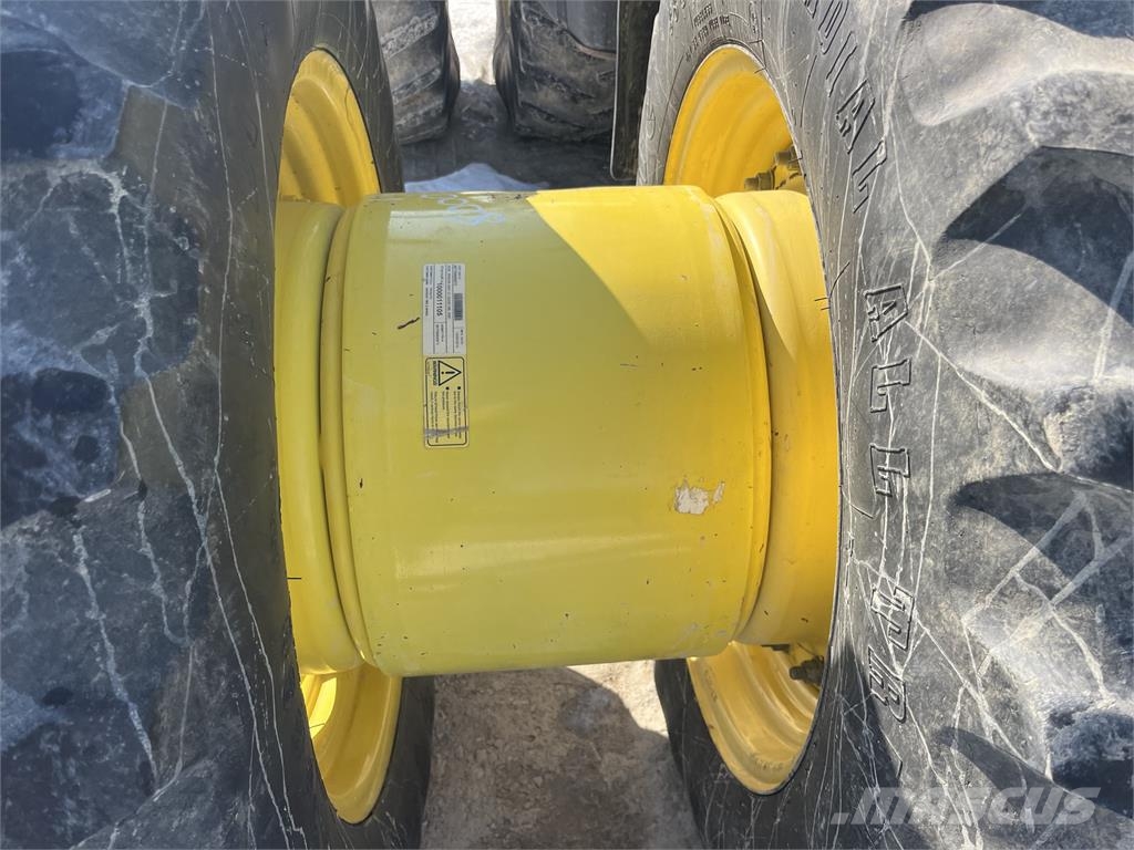 John Deere 8200 트랙터