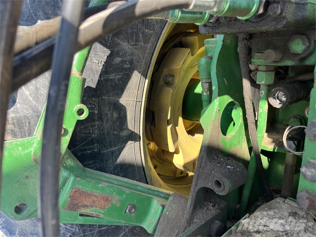 John Deere 8200 트랙터