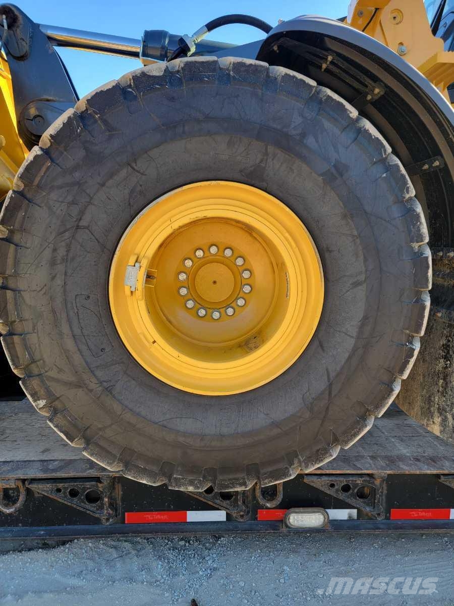 John Deere 824 P ホイールローダー・タイヤショベル