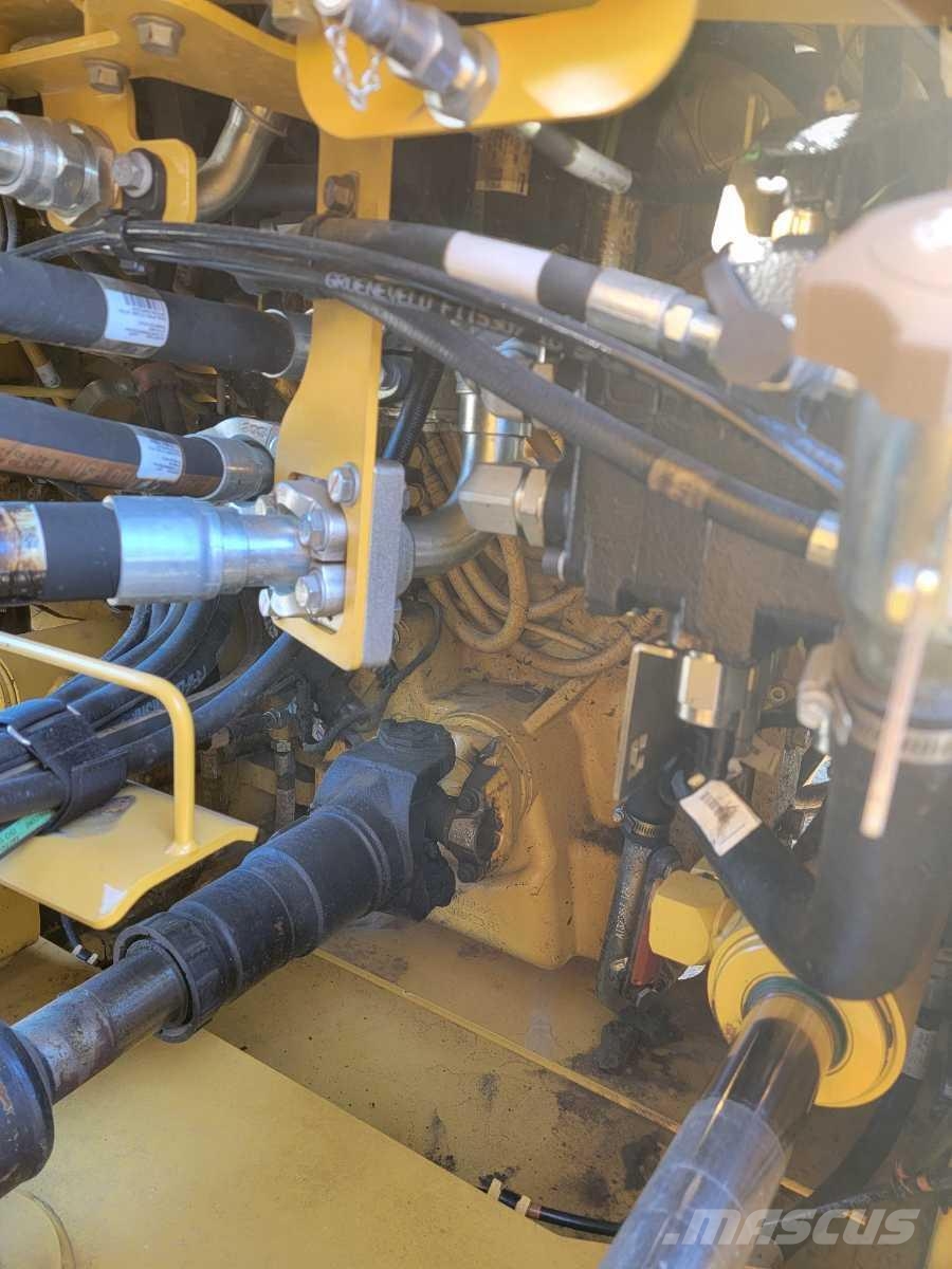 John Deere 824 P ホイールローダー・タイヤショベル