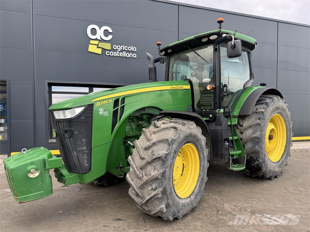 John Deere 8245R Трактори