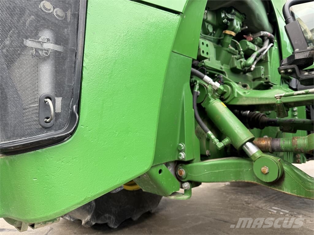 John Deere 8245R Трактори