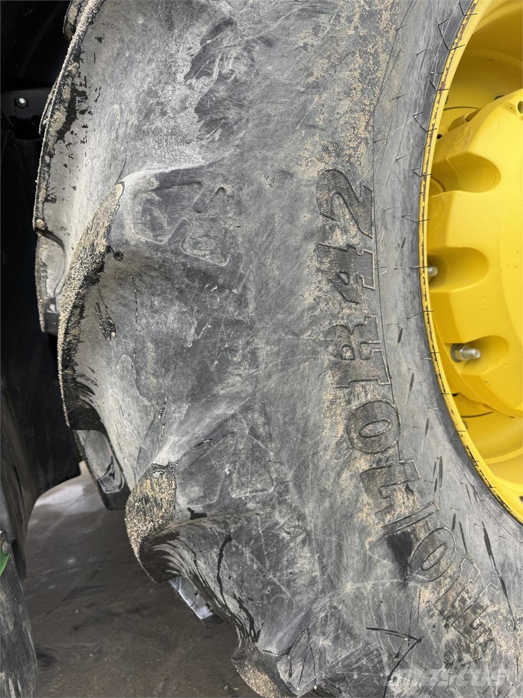 John Deere 8245R Трактори