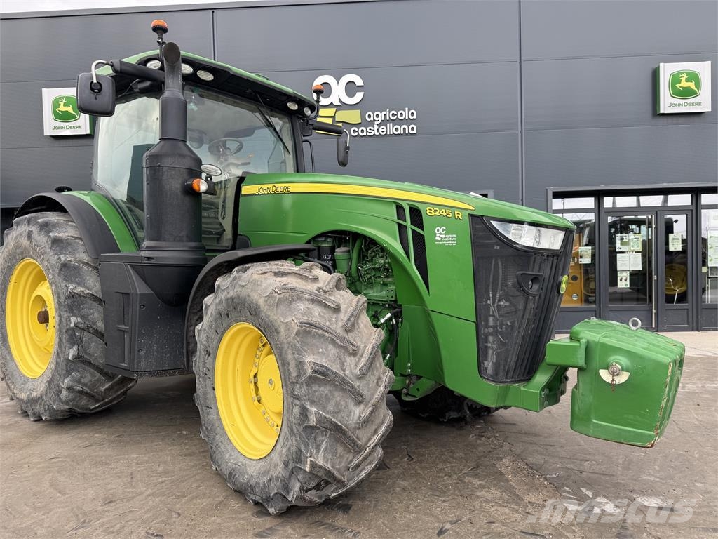 John Deere 8245R Трактори