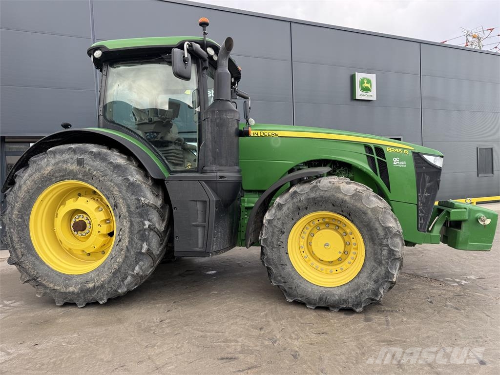 John Deere 8245R Трактори