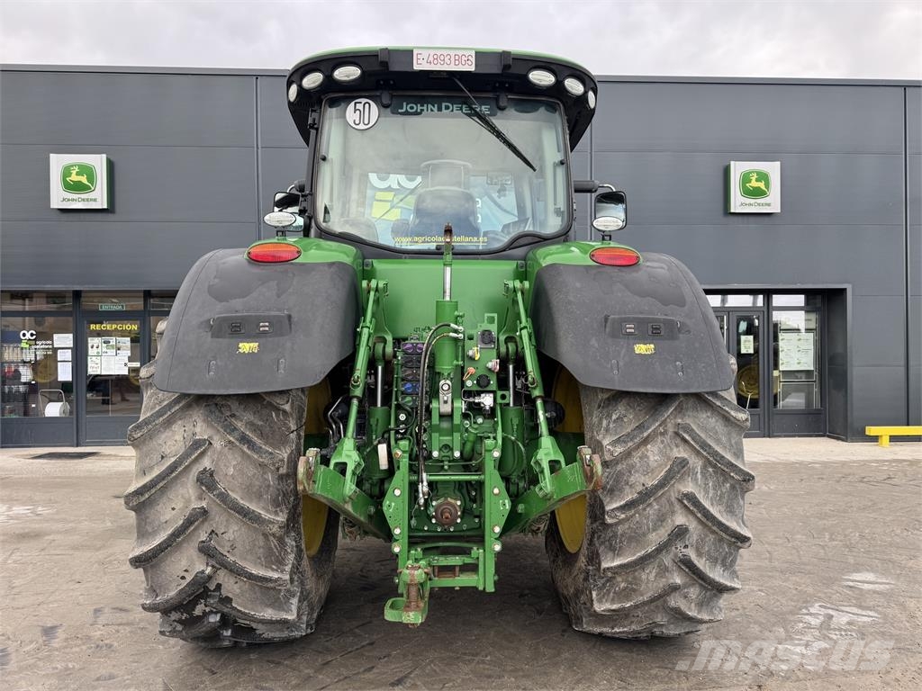 John Deere 8245R Трактори