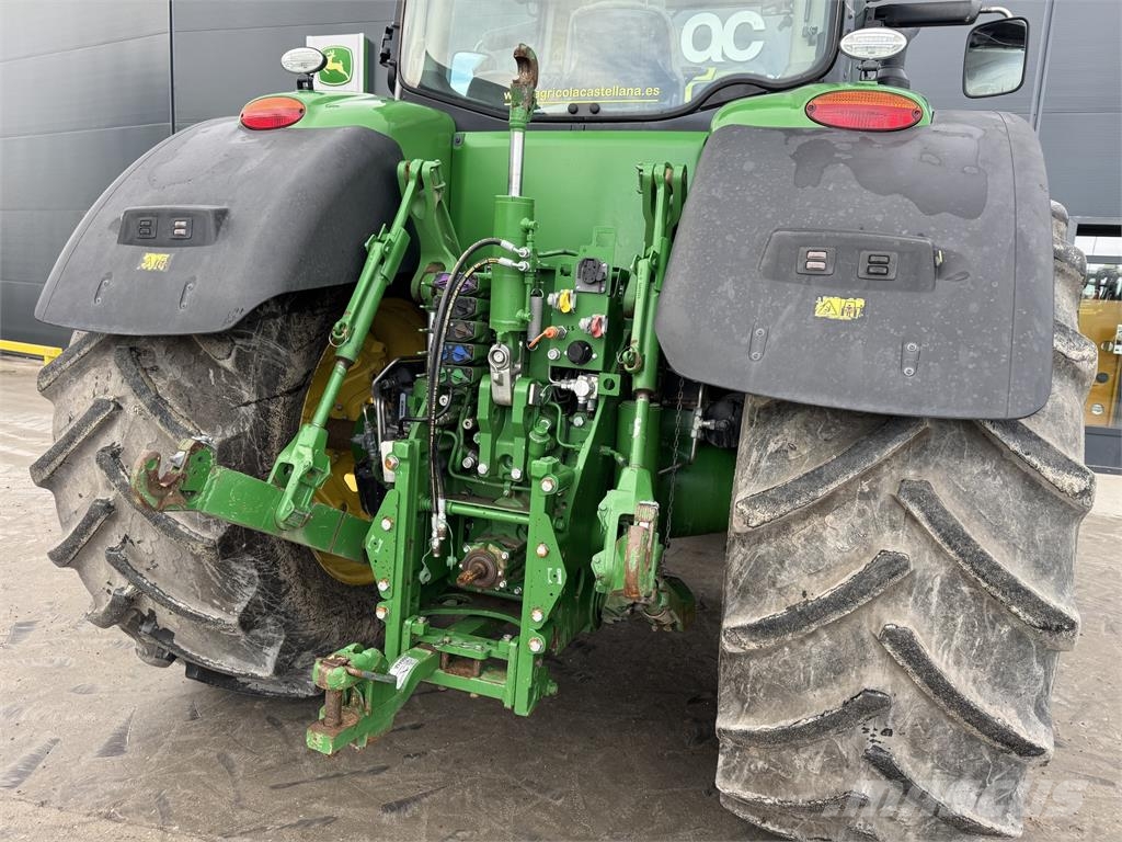 John Deere 8245R Трактори