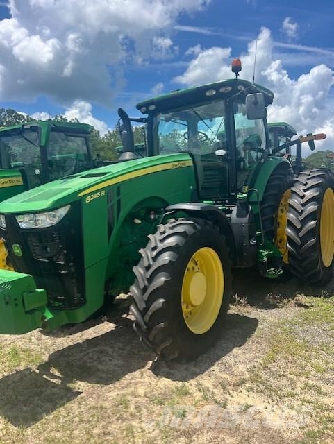 John Deere 8245R Трактори