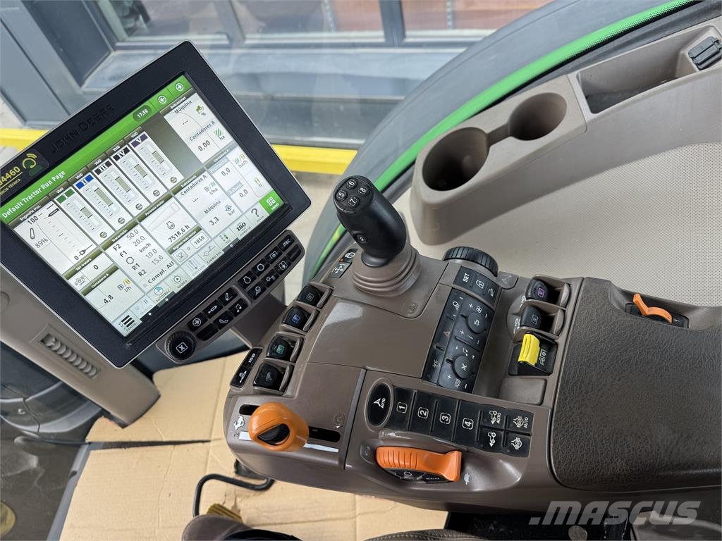 John Deere 8245R Трактори