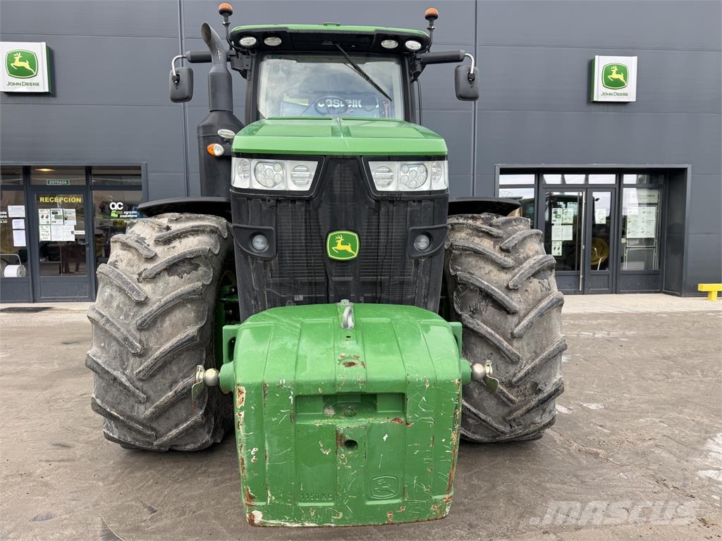John Deere 8245R Трактори