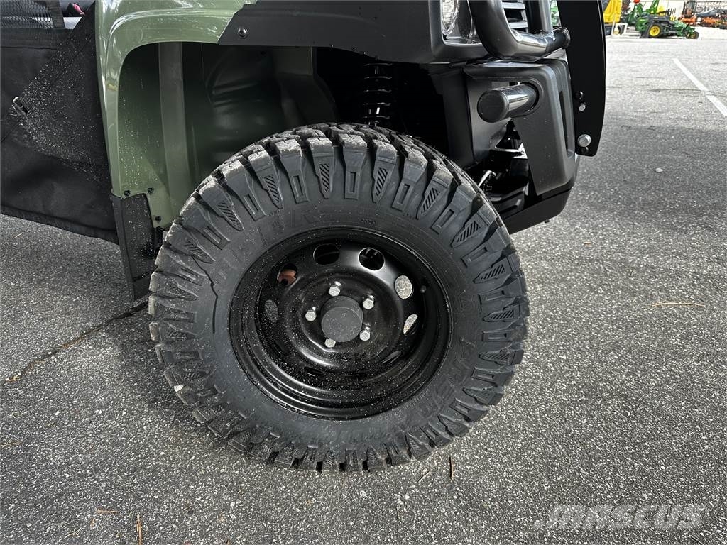 John Deere 825M Pomoćni strojevi
