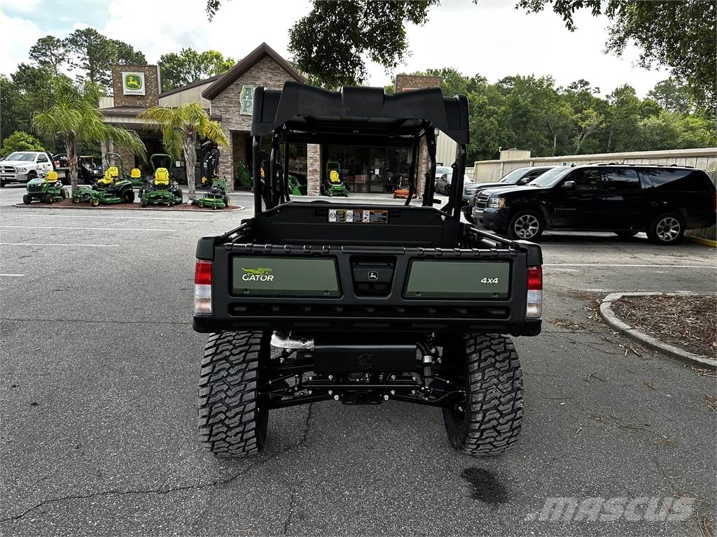 John Deere 825M Pomoćni strojevi
