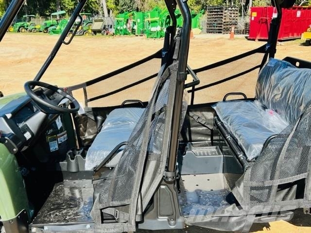 John Deere 825M Utility machines