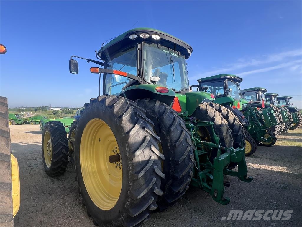 John Deere 8260R Traktoren