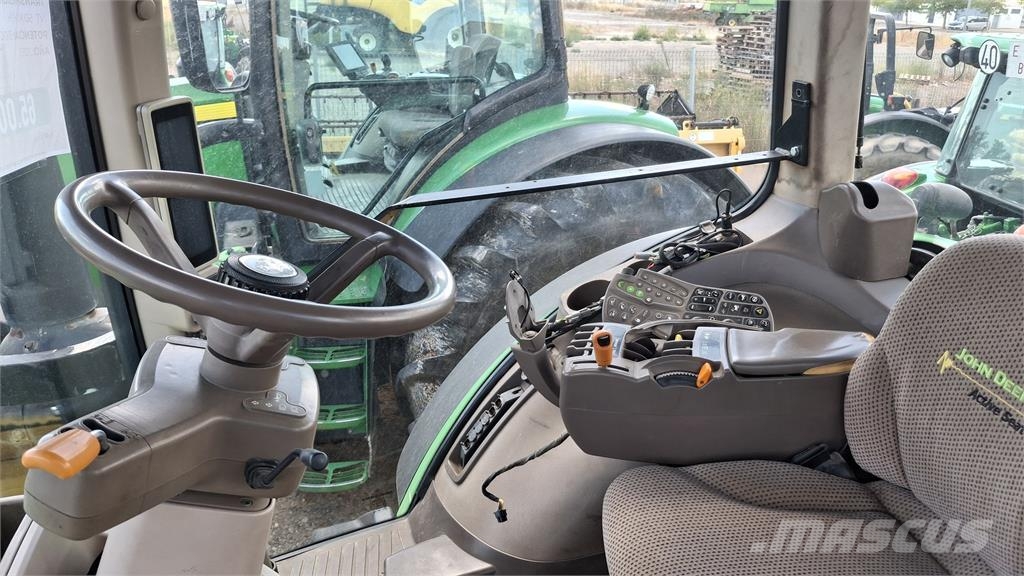 John Deere 8310R Traktori