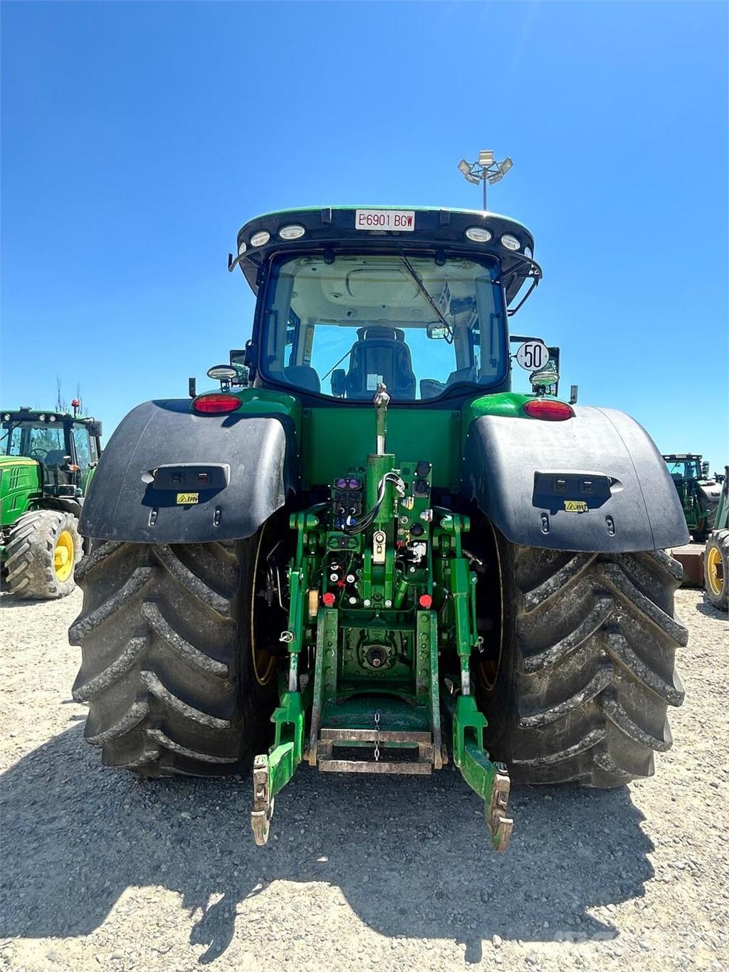 John Deere 8320R الجرارات