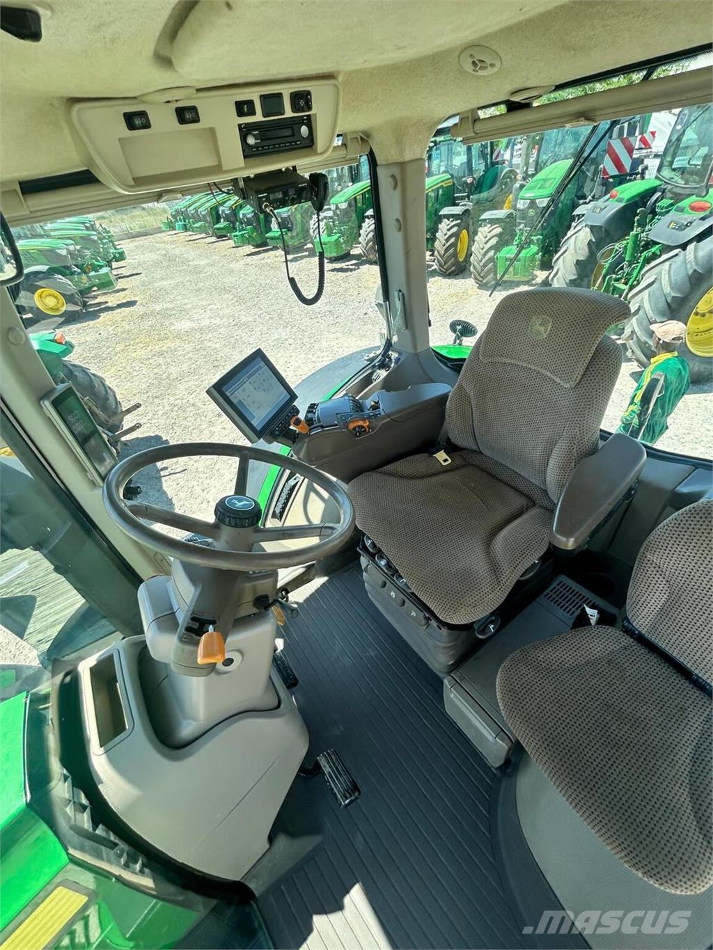 John Deere 8320R الجرارات