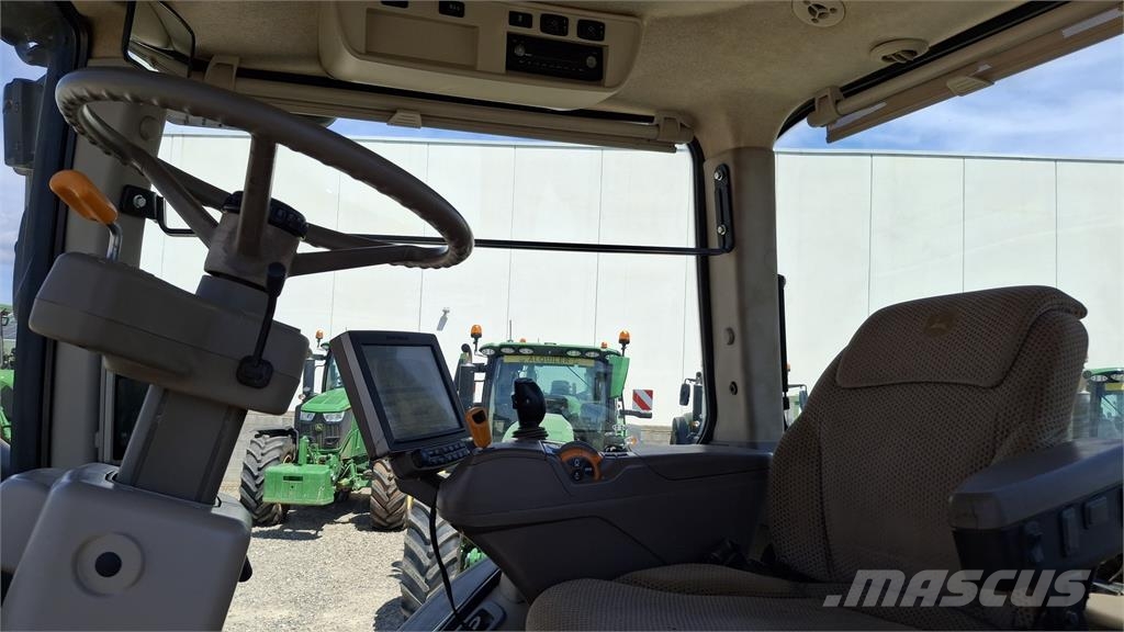 John Deere 8320R الجرارات