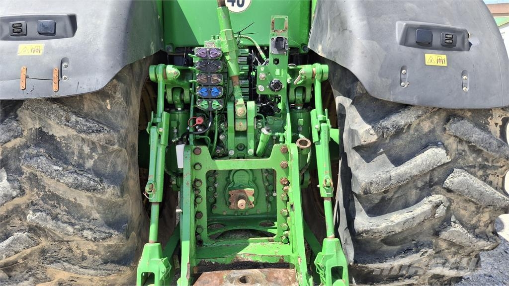 John Deere 8320R الجرارات