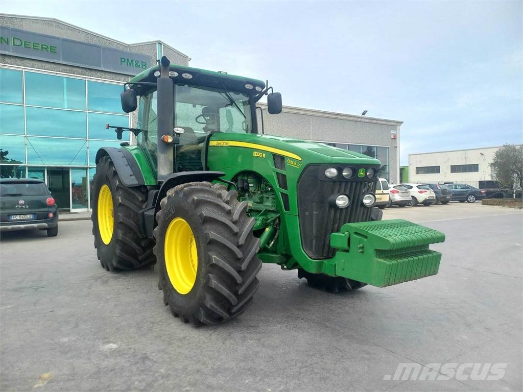 John Deere 8320R Traktori