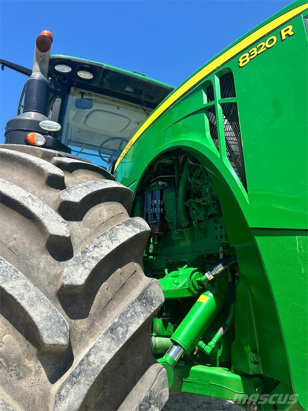 John Deere 8320R الجرارات