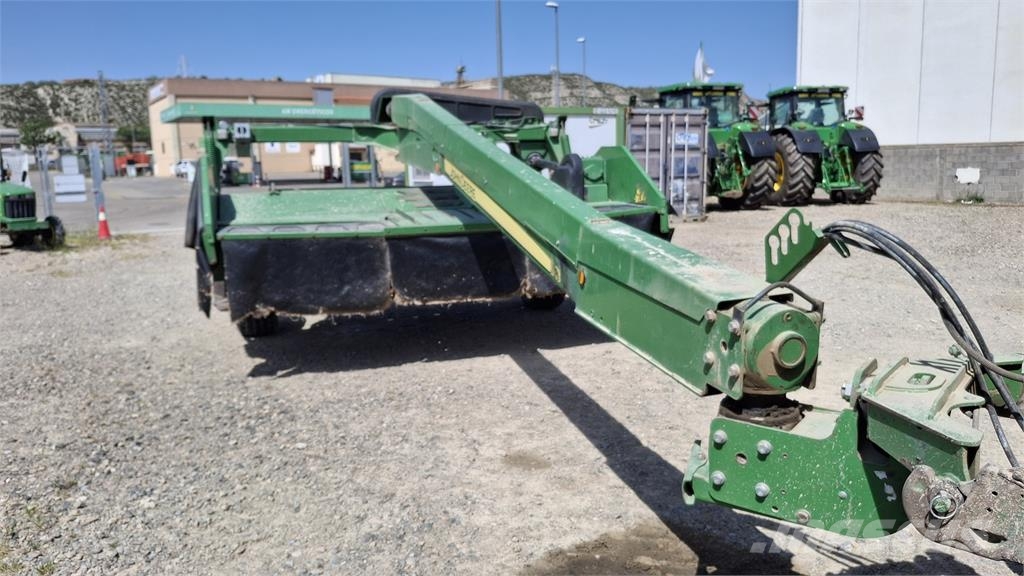 John Deere 835 Роздрібнювачі, різаки і розпаковувачі тюків