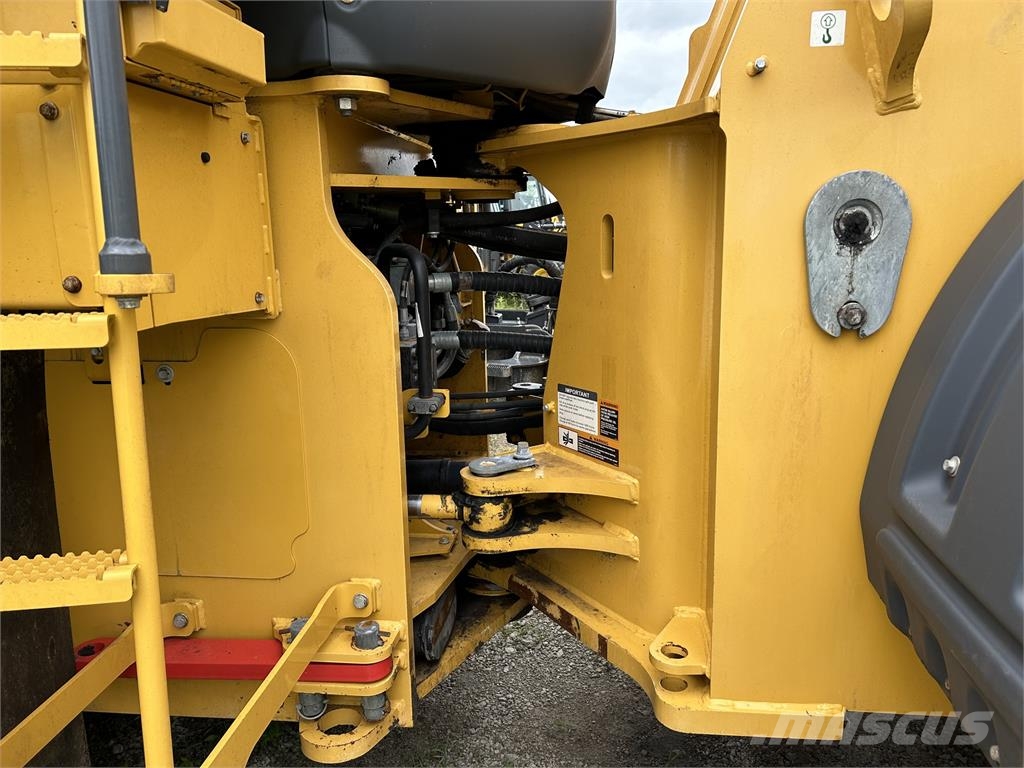 John Deere 844K-III AH Gumikerekes homlokrakodók